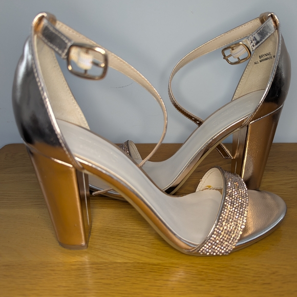 ⭐David's Bridal Women's Rose Gold Heels⭐ - Picture 7 of 15
